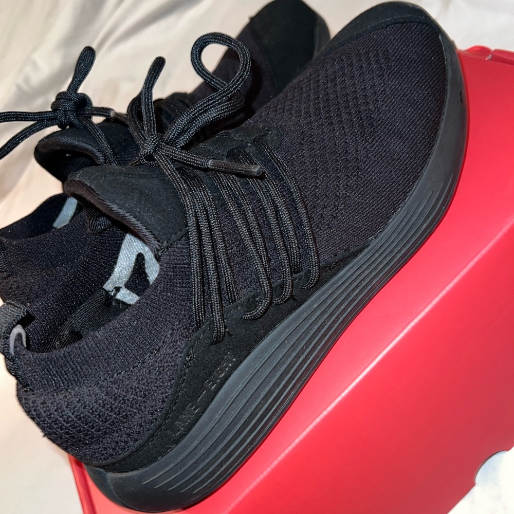 Lane Eight sneaker